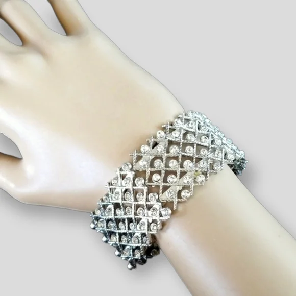 Vintage Clear Rhinestone Silver Tone Metal Stretch Metal Cuff Bracelet - Picture 4 of 12